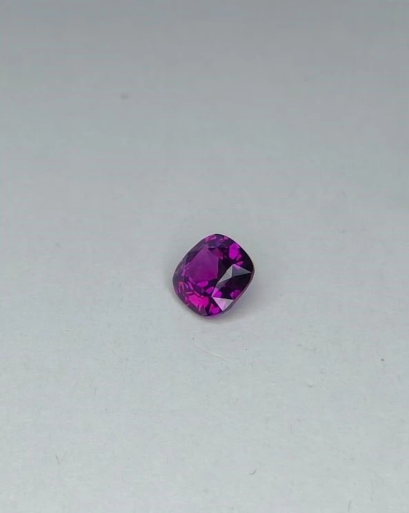 1.83ct Beautiful Natural Rhodolite Garnet Cushion Cut Faceted Loose Gemstones from Tanzania — view 1